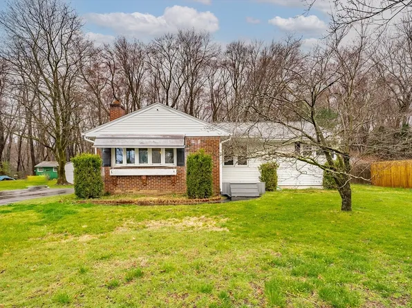 137 Florida Dr, Agawam, MA 01001