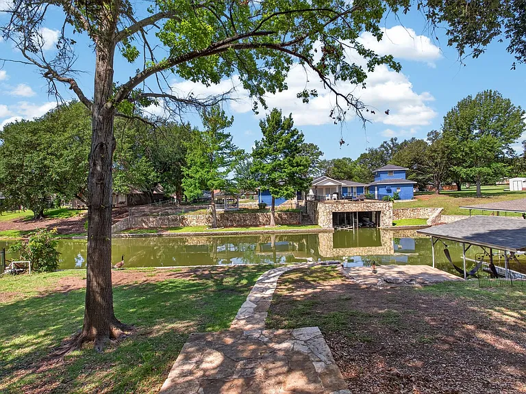 4202 Indian Creek Ct — Photo 4
