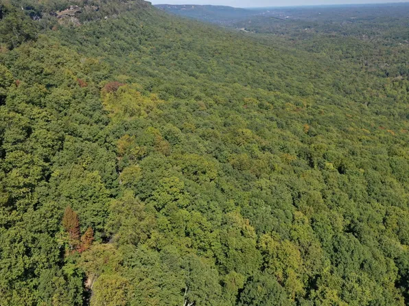 4232 W Rd, Signal Mountain, TN 37377