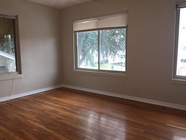 Main bedroom with 2 closets with large windows for beautiful