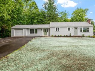 2105 Mendon Rd, Cumberland, RI 02864