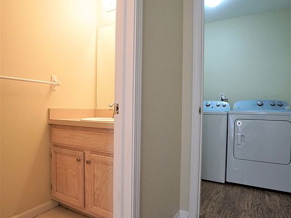 2nd image of 3076 Turnberry La