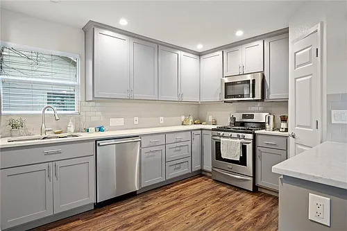 1801 Maple Ave Photo 1