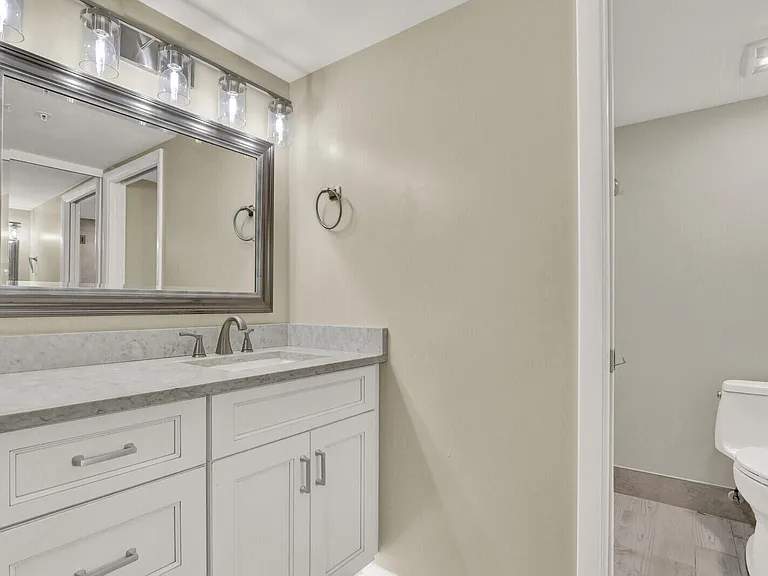 701 Seafarer Cir #105 — Photo 14