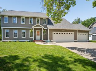 6300 N Winwood Dr, Johnston, IA 50131