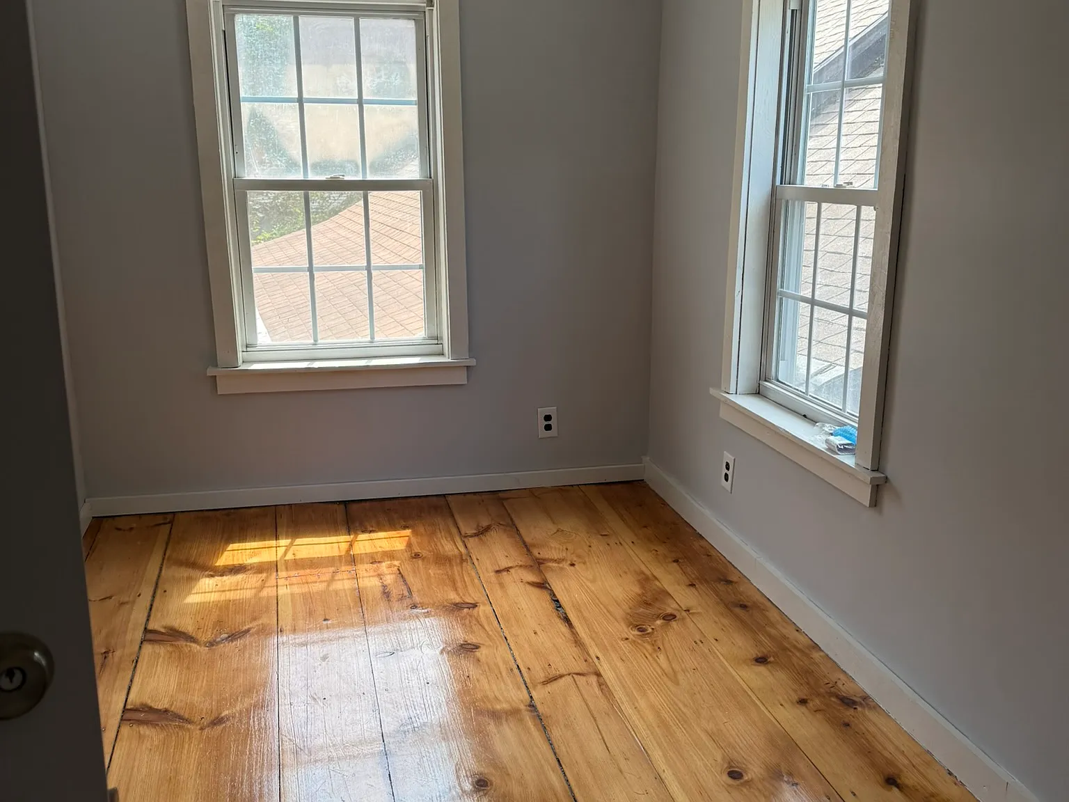 2 bed, 650 sqft, $2,400 — Photo 4