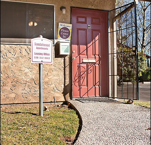 Sandalwood Apartments — Photo 12