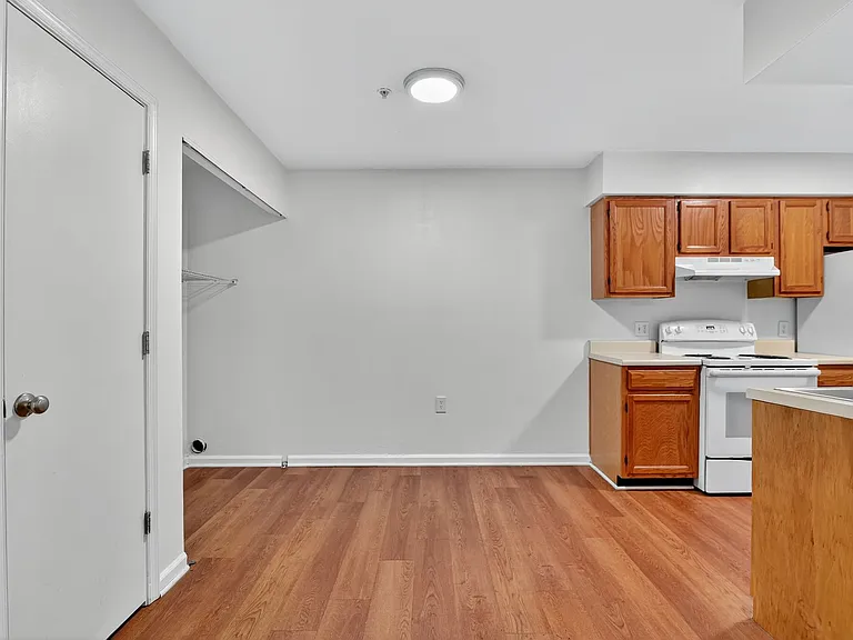 Acorn Grove Apartment Homes — Photo 29