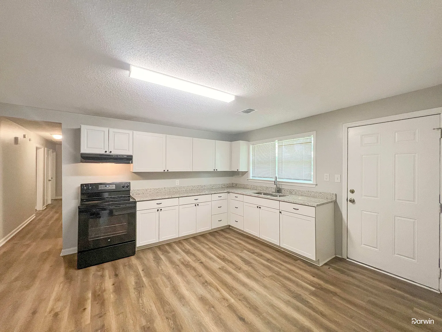 4 bed, 2.0 bath, 1665 sqft, $1,840 — Photo 2