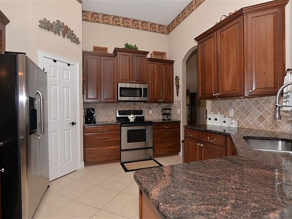 4th image of 896 Wood Briar Loop
