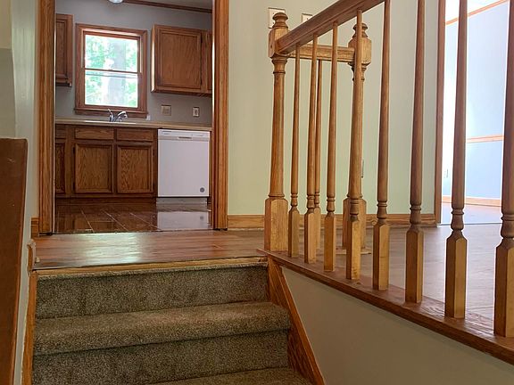 2nd image of 103 Cloverhill Ct