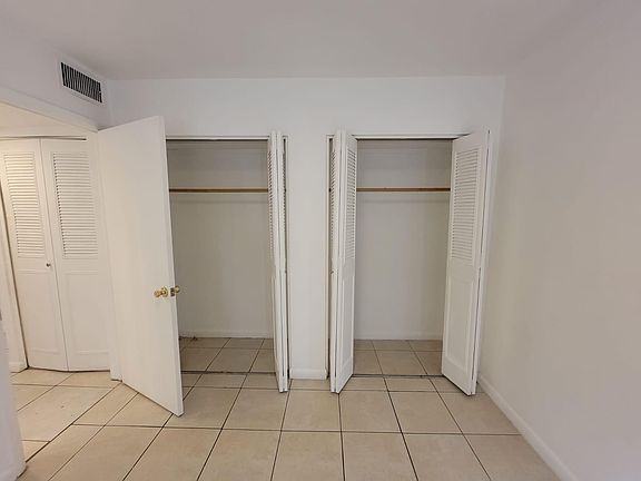 2nd image of 1939 Jefferson Street #104