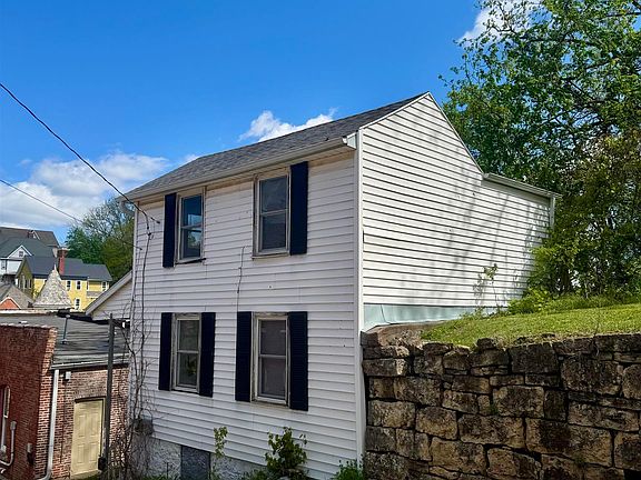 2nd image of 1360 Dell St