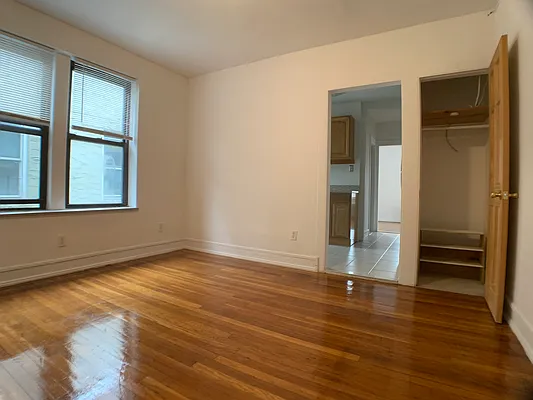 Rented by Laura Nguyen, LREB | media 8