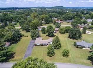 322 Featherstone Dr, Gallatin, TN 37066