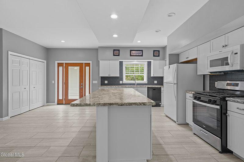 5th image of 15 Brodie Way