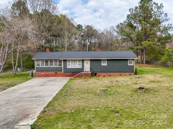 211 McRae Ave, Wadesboro, NC 28170