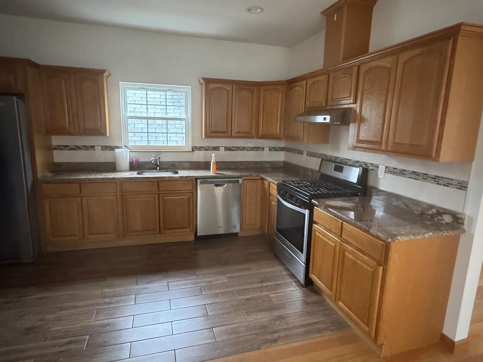 3 bed, 600 sqft, $2,800 — Photo 4