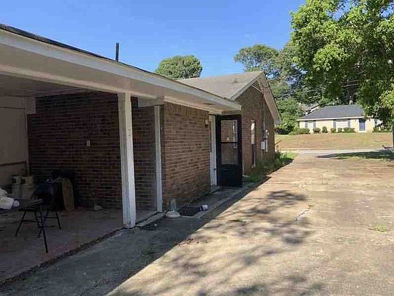 4th image of 338 Melanie Dr
