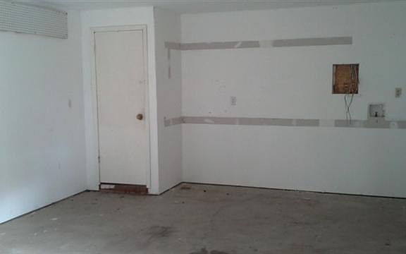 3rd image of 206 Eisenhower St SE
