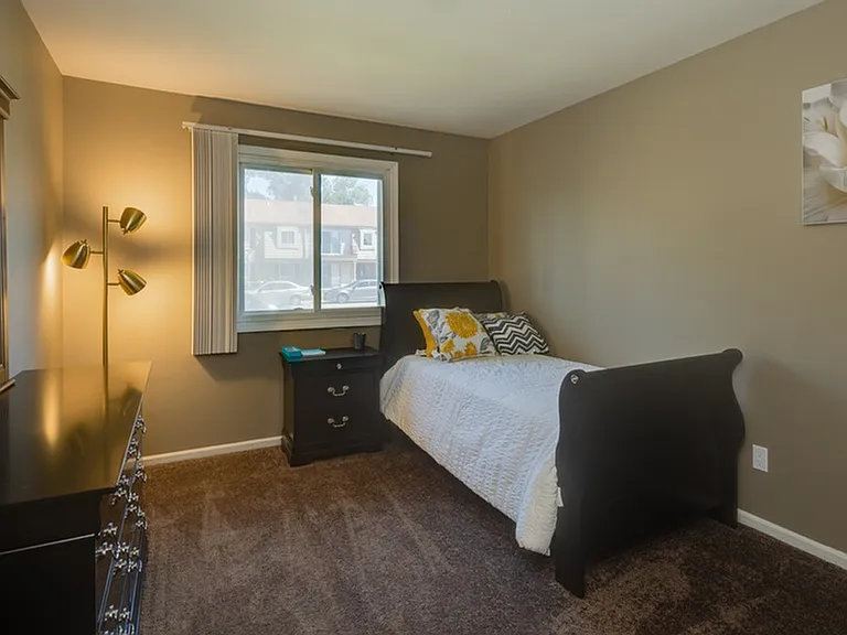 2BR, 1BA - Bedroom 2