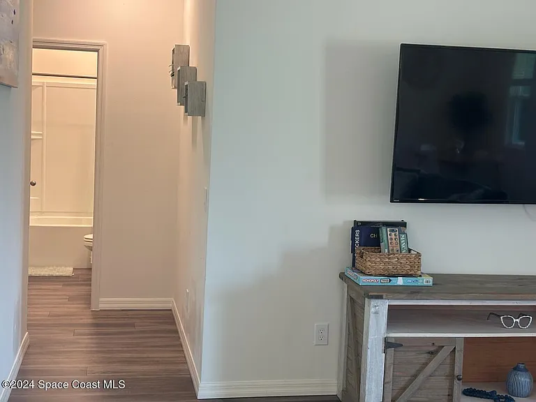 647 Airoso Rd SE — Photo 11
