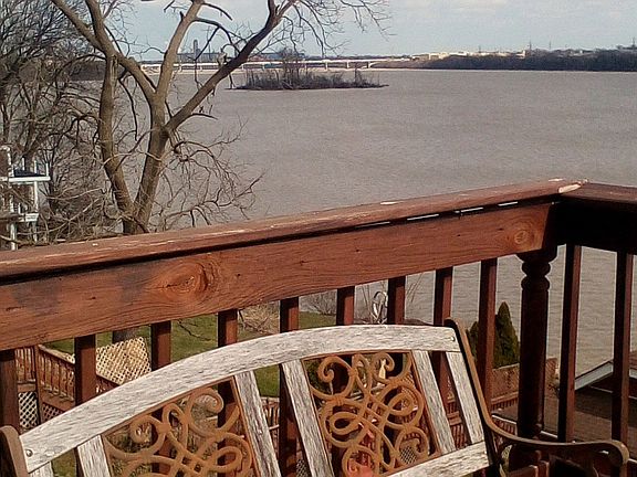 Scenic deck with bench