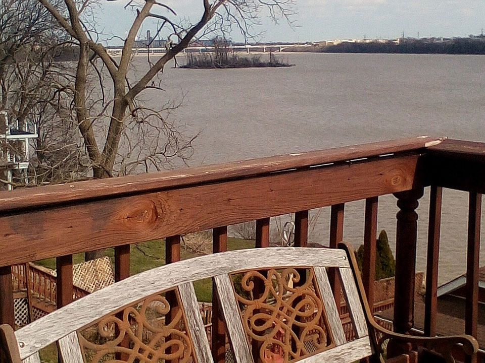 Scenic deck with bench