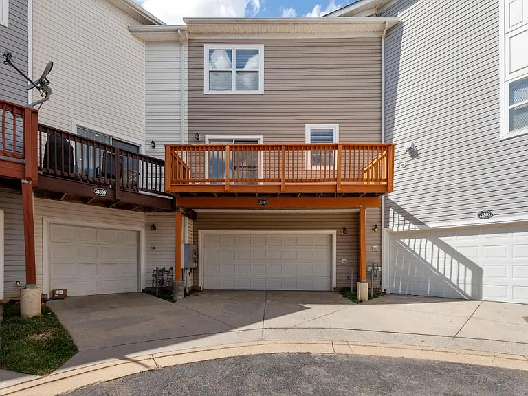 21807 Petworth Ct — Photo 34