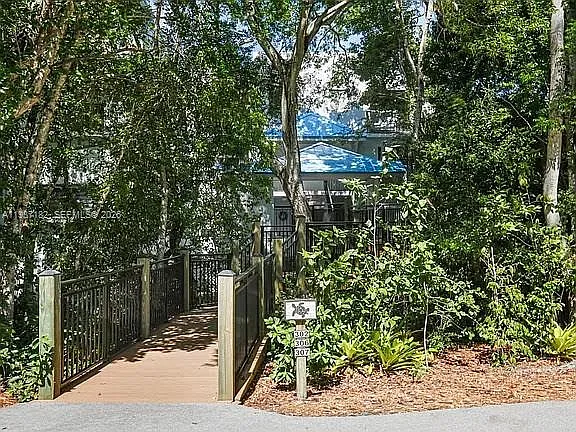 202 Sanctuary Dr — Photo 38