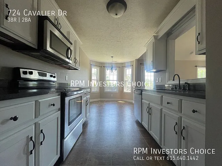 724 Cavalier Dr — Photo 7