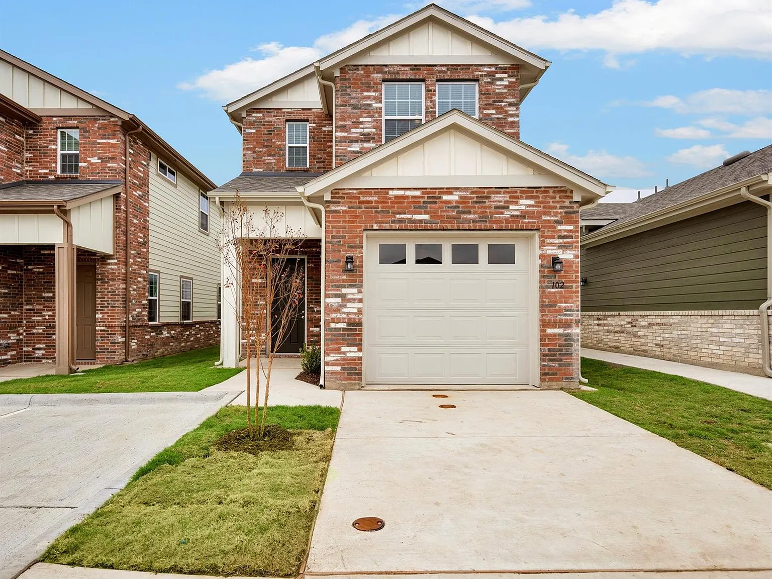 3 bed, 2.5 bath, 1621 sqft, $2,649 — Photo 3