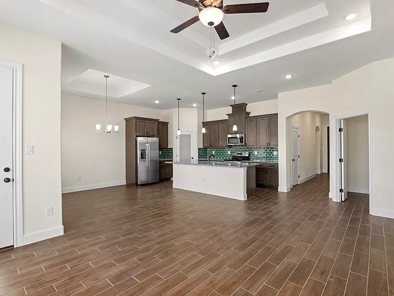406 Park Cir — Photo 9