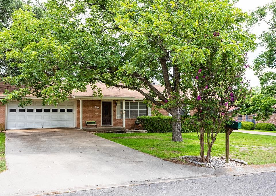 1st image of 605 Overhill Dr