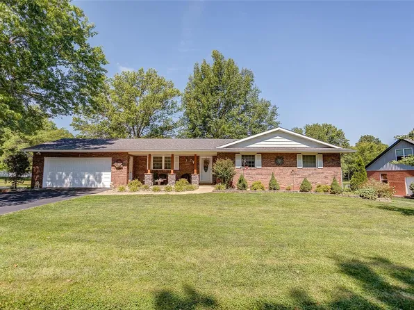 207 Clarence Dr, Red Bud, IL 62278