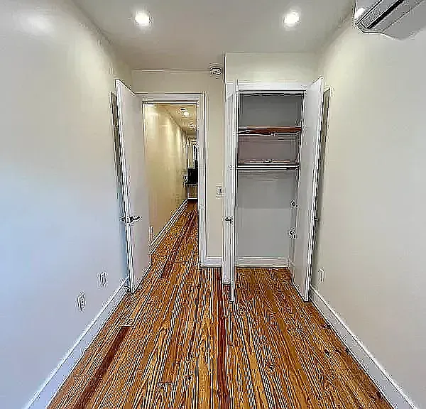 570 Evergreen Ave #2A — Photo 10