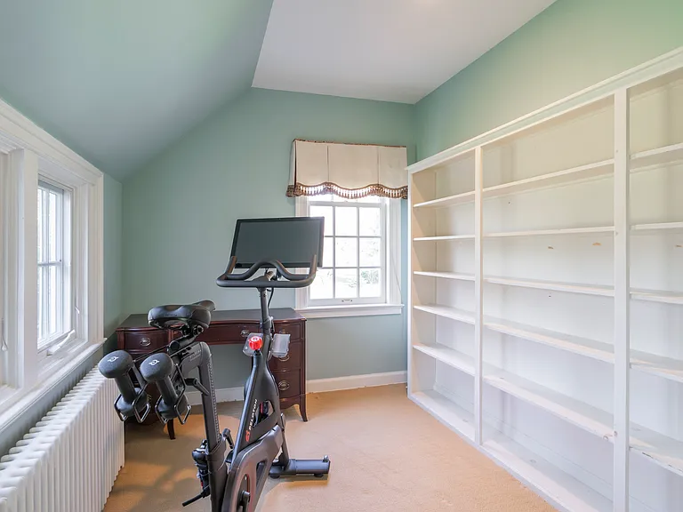 601 Harriton Rd — Photo 32