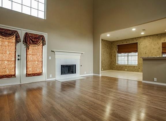 5th image of 2441 Cimmaron Dr