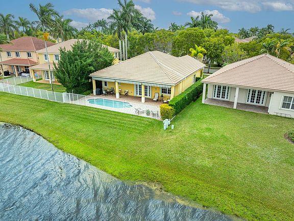 4th image of 725 Nandina Drive