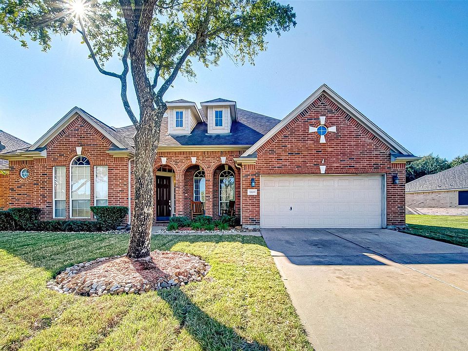 1st image of 12011 Canyon Mills Dr