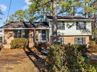 528 Waterbury Dr, Fayetteville, NC 28311