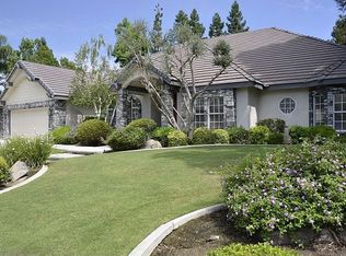 8904 Saint Cloud Ln, Bakersfield, CA 93311