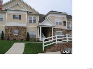 1117 Old Course Ln, Easton, PA 18042