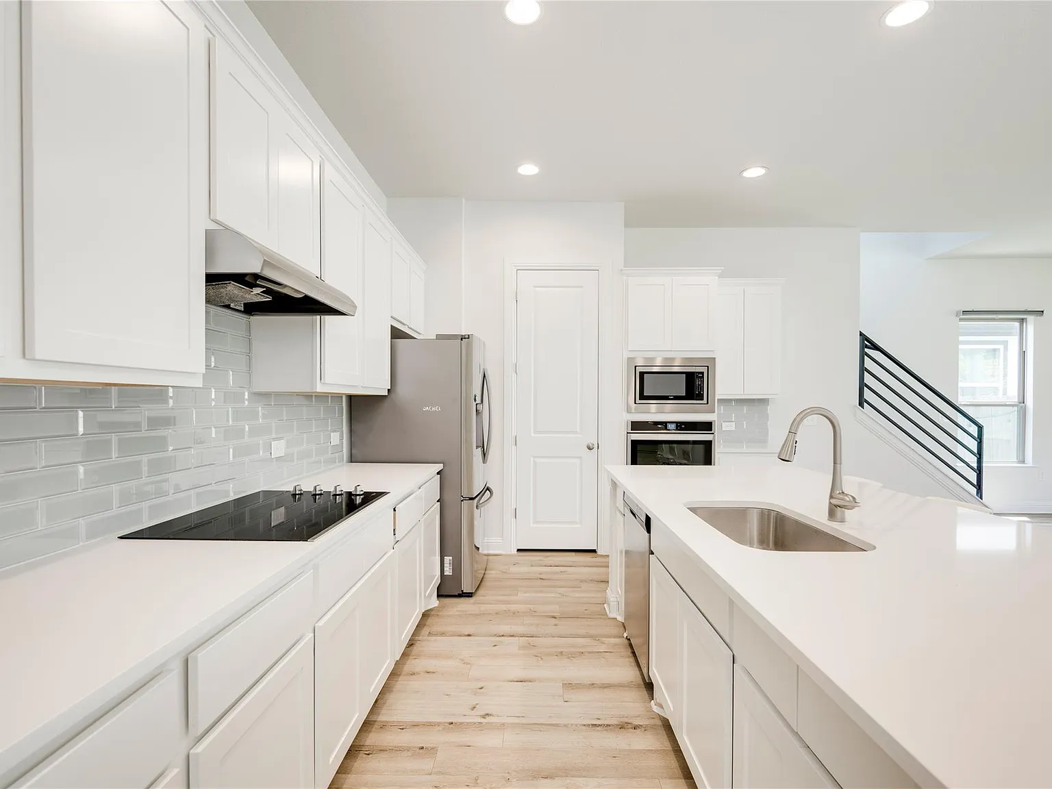 5 bed, 3.5 bath, 3418 sqft, $3,500 — Photo 3