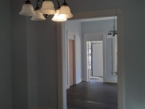3rd image of 1140 N Pershing Ave