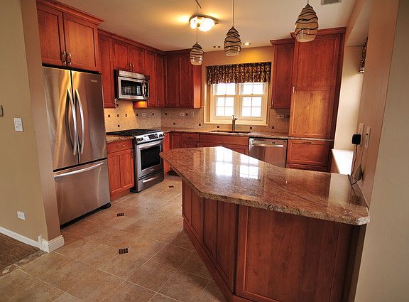 3rd image of 1023 Brentwood Cir #105