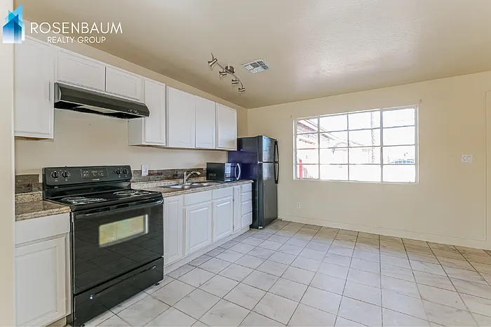 2609 W McLellan Blvd #2 — Photo 5