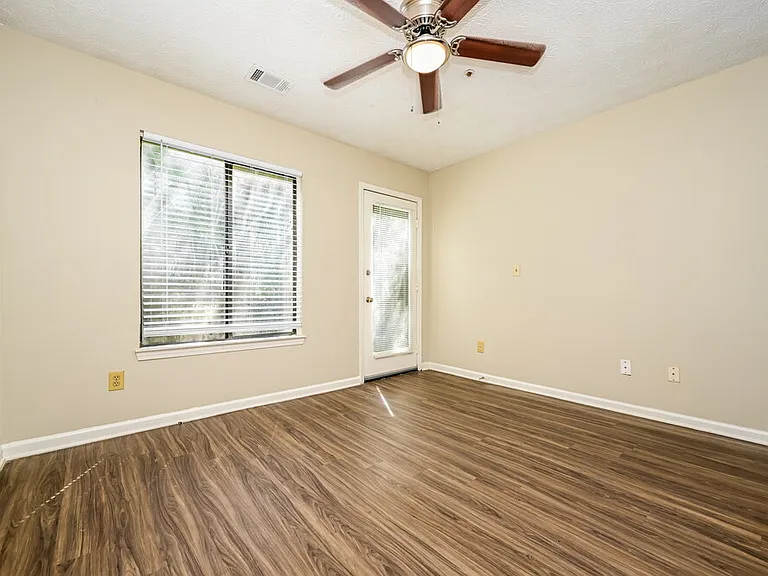 5796 Trent Walk Dr — Photo 9