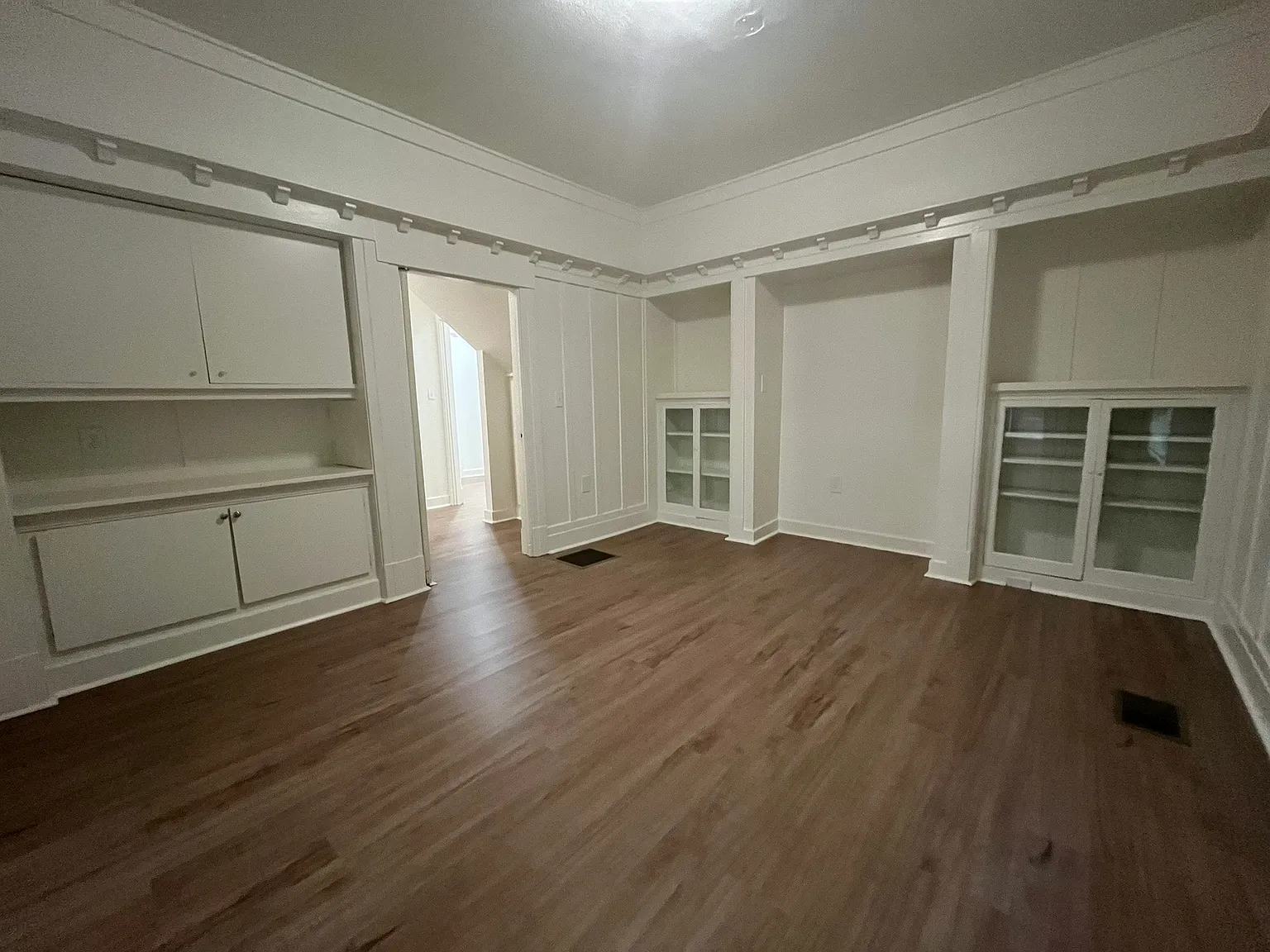 1 bed, 1.5 bath, 981 sqft, $2,400 — Photo 2