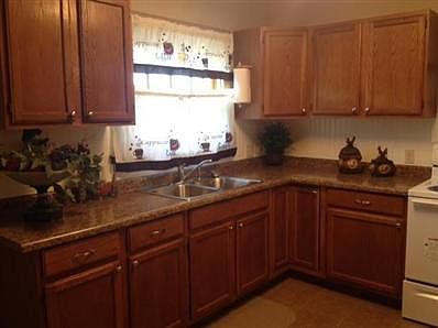 4th image of 849 Carlisle Ave